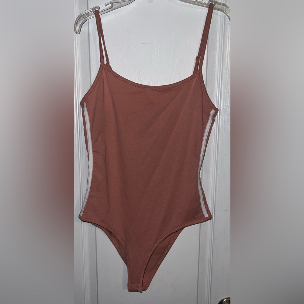 Ambiance Mauve & White Bodysuit Size M